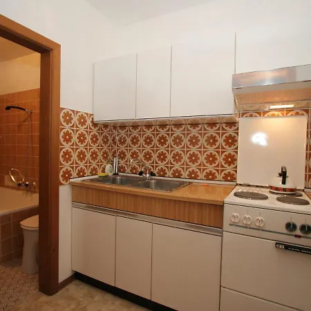 Apartamento Pleasant With Sauna, Terrace,garden,darts, Parking