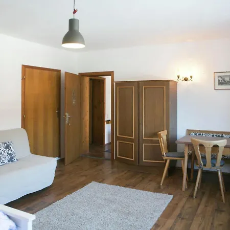 Pleasant With Sauna, Terrace,garden,darts, Parking Apartamento Hopfgarten im Brixental
